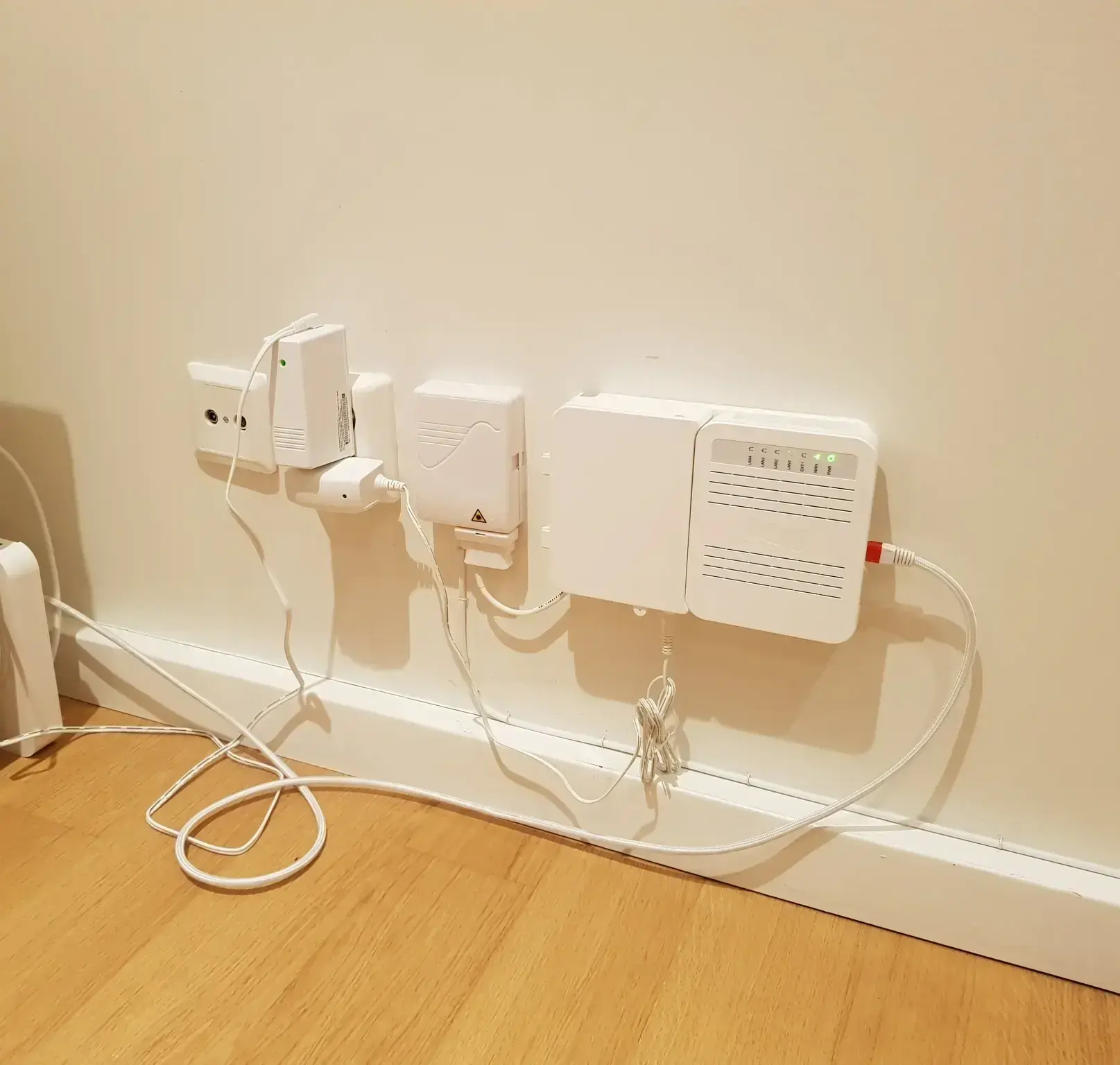 Damaged Fiber Cable: How Repair Works and Why It Costs More Than Electrical Cables